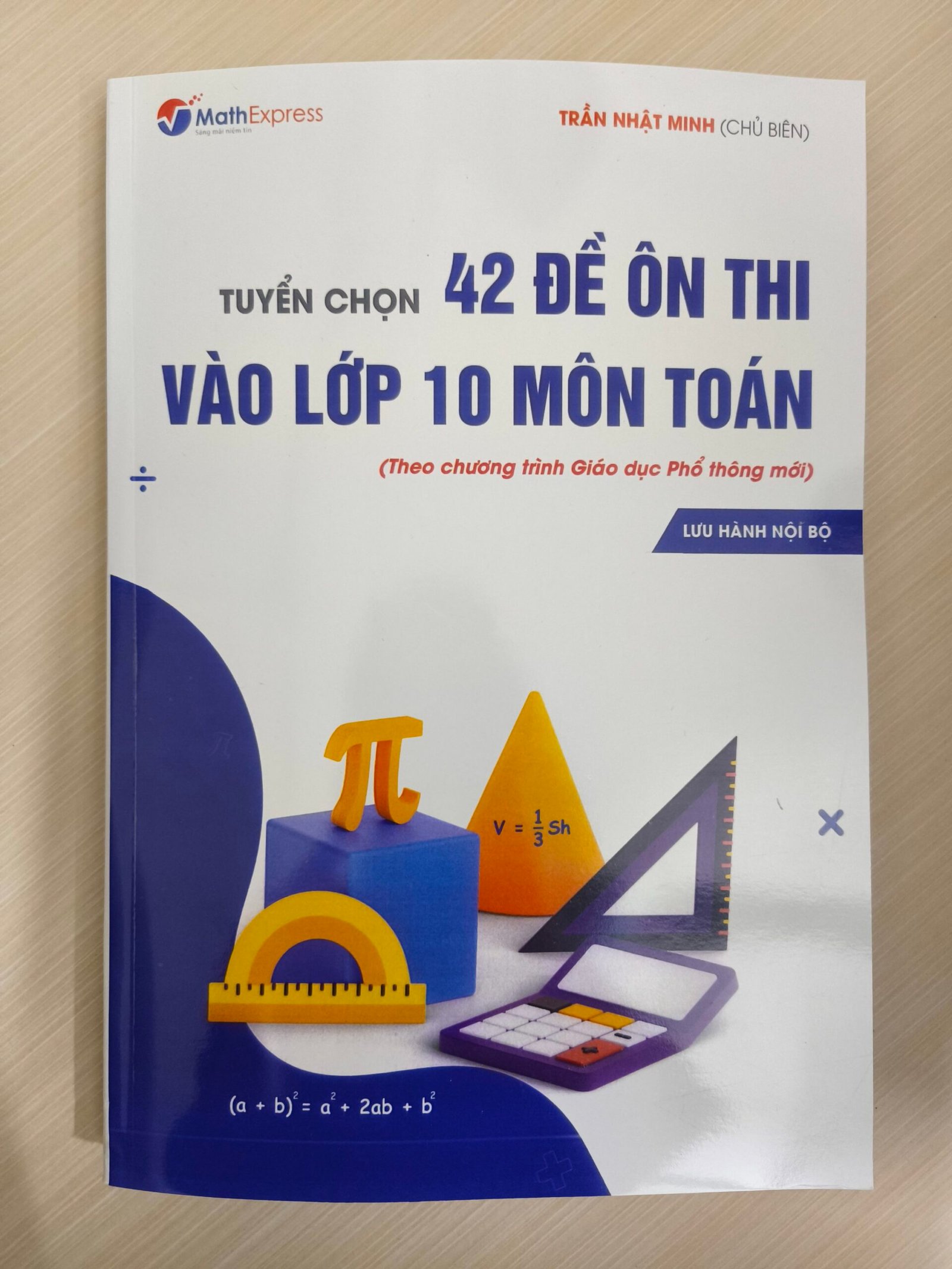 Tuyển chọn 42 đề ôn thi vào lớp 10 môn Toán